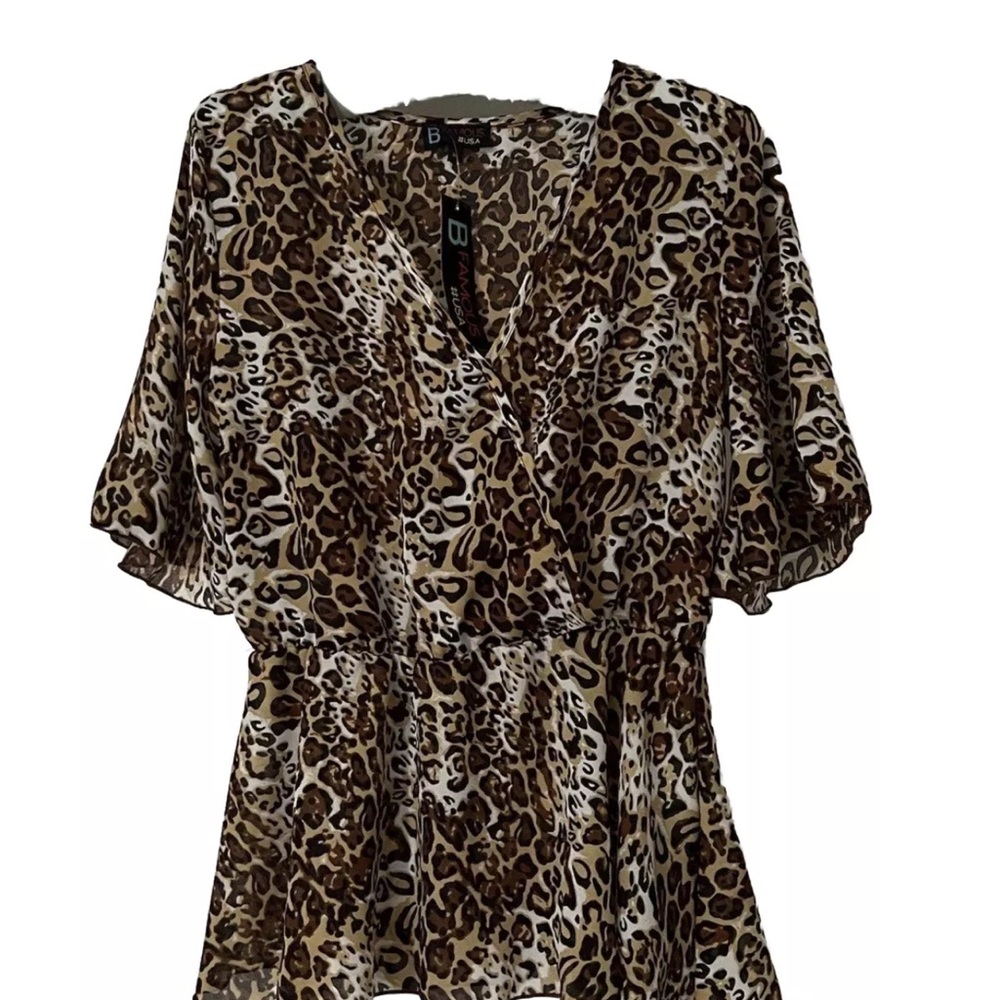 NWT Women’s SZ M Chettah Tunic Top
